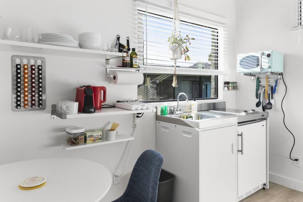 Micro Studio With Balcony & Pool View - Walk To Ot Scottsdale Eksteriør billede